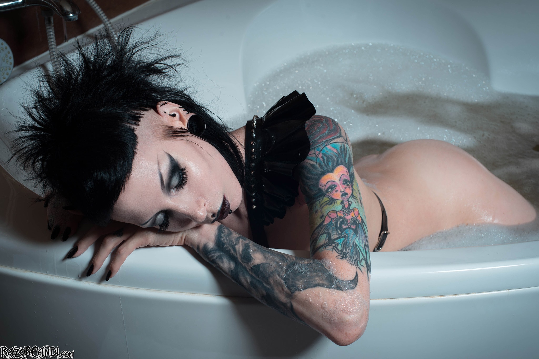 Razor Candi 'Busty Wet Fetishy Gothic Babe Bubble Bath Time' starring Razor Candi (Photo 12)