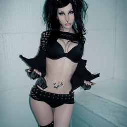 Razor Candi in 'Razor Candi' Corseted Fetish Goth Babe Razor Candi Shows Her Hot Ass (Thumbnail 5)
