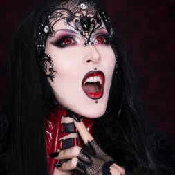 Razor Candi in 'Razor Candi' Elegantly Tempting Gothic Vampire Beauty RazorCandi (Thumbnail 5)