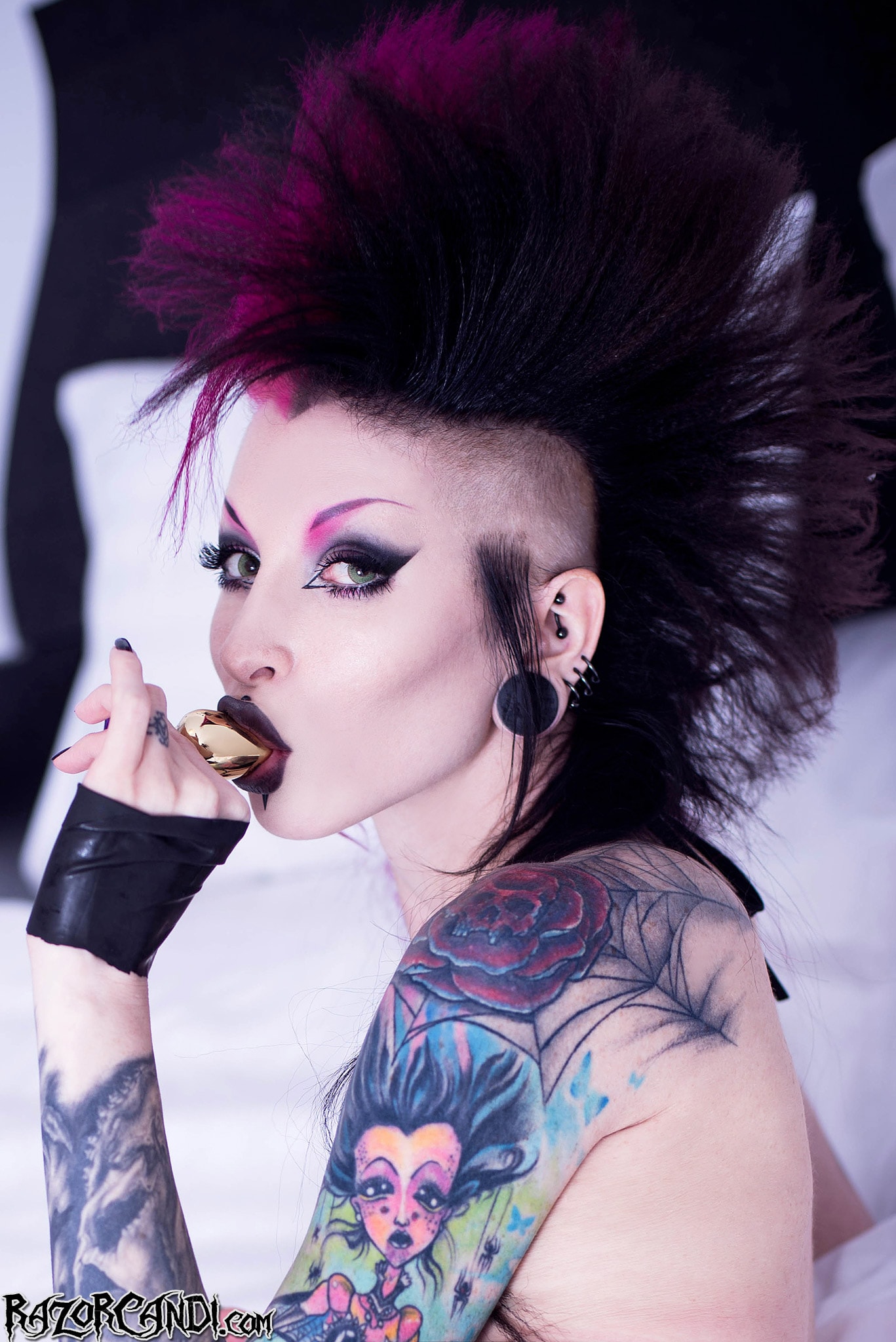 Razor Candi 'Jewelled buttplug for strap-on wielding tattooed Goth girl' starring Razor Candi (Photo 10)