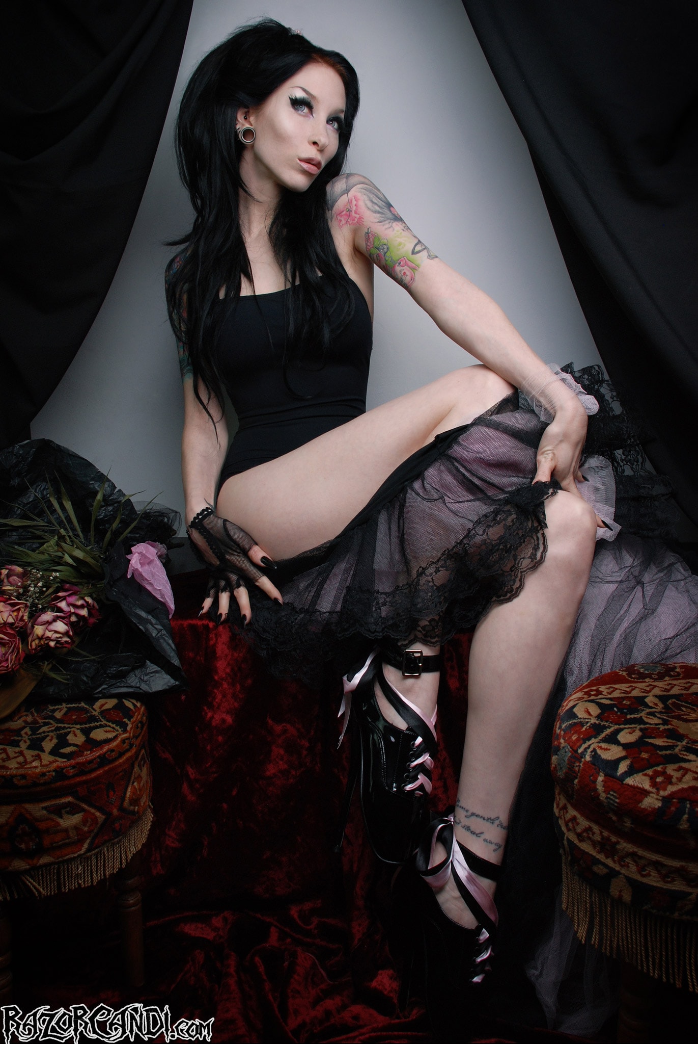 Razor Candi 'Leggy Gothic babe in sexy fetish ballet shoes' starring Razor Candi (Photo 5)