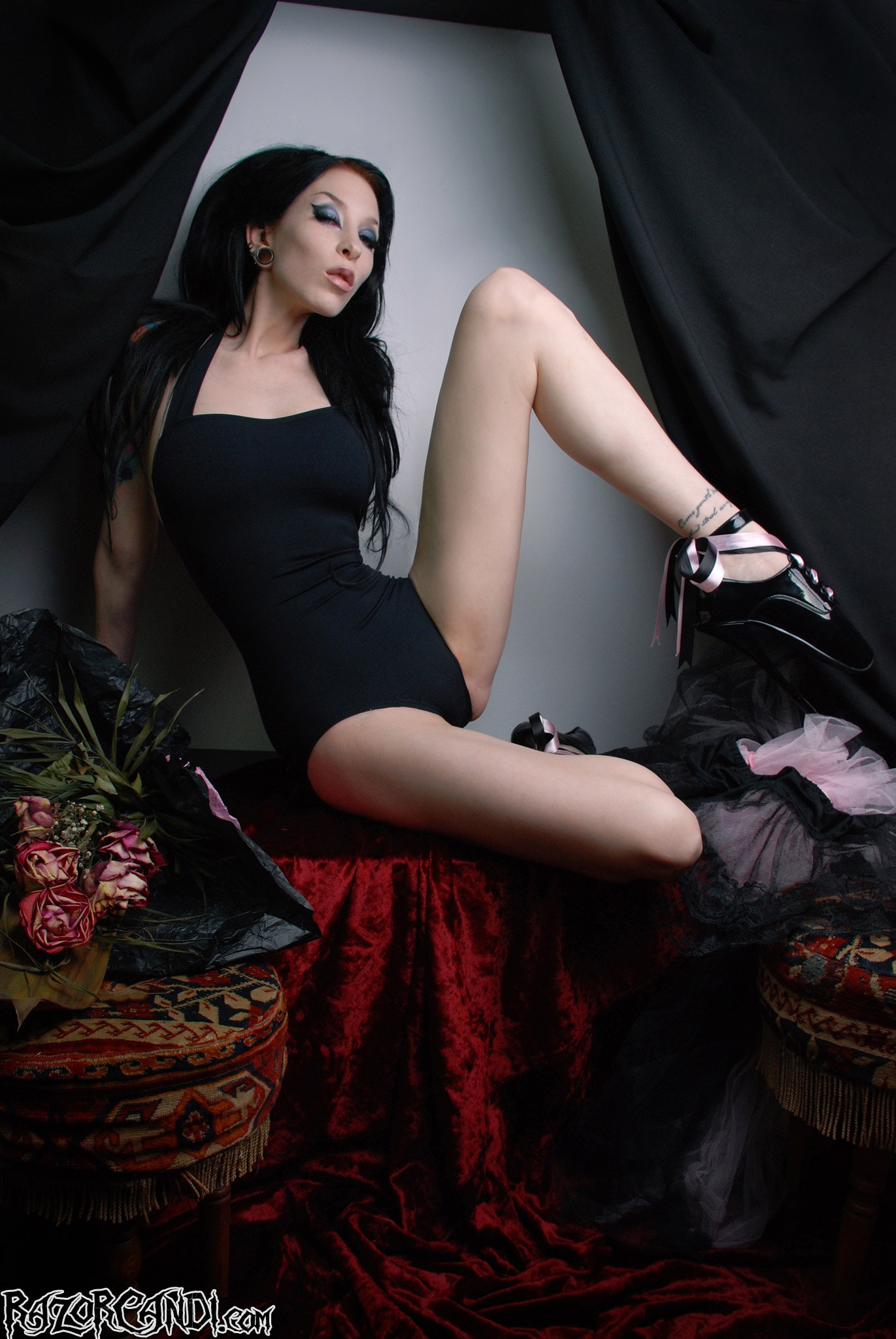 Razor Candi 'Leggy Gothic babe in sexy fetish ballet shoes' starring Razor Candi (Photo 8)